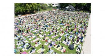 Mid-Park Yoga – magical moment of becoming “one” (amuzen article)